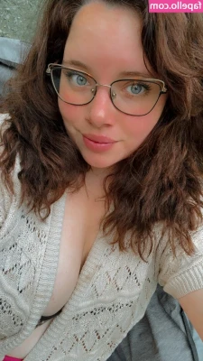Berkerderker Rebecca [ berkerderker-rebecca ] - quick snap while I'm doing some shopping 😉 plus my ass is too big