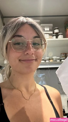 coralie.penny [ coralie-penny ] - Real horny hours over here