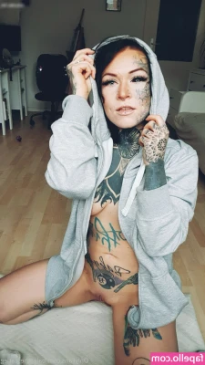 Baleathescarleg - my hair is growing✨🥰  its also so funny that the hair on my fupa
