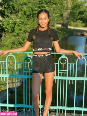 Vanessa Alessia [ vanessa-alessia ] - Today ONLY  Buy a video or a picture get one FREE  This is a GREAT