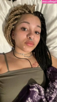 cwmkatt - Freshly shaved morning naughtiness leaked from my premium snap chat!