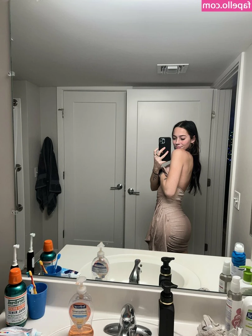 allforcaity - Feels so hot being commando when I'm on work calls 😈