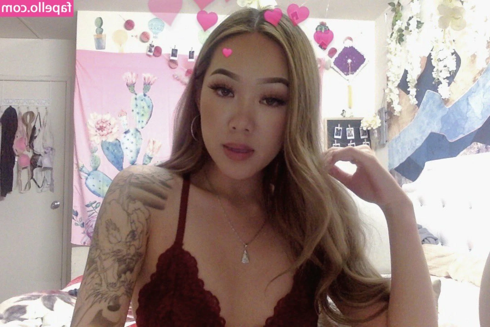 kayla.vy [ kayla-vy-2 ] - I kind of envy the girls who can wear no bra under the clothes and