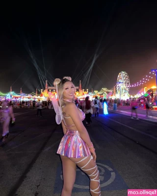 kayla.vy [ kayla-vy-2 ] - Subscribe to  nikkissweetspot to see what else I like to do in the