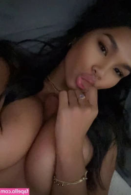kayla.vy [ kayla-vy-2 ] - Look under my skirt