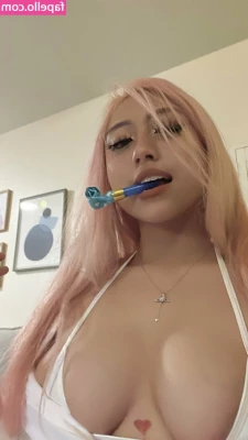 kayla.vy [ kayla-vy-2 ] - Have you checked your inbox?? You’re missing a lot!! So many hot