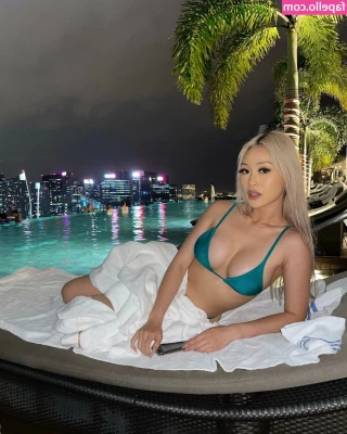 kayla.vy [ kayla-vy-2 ] - Da hat sich mein Höschen wohl ein bisschen zu tief verirrt  magst du