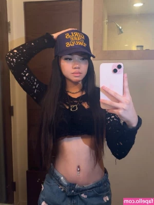 kayla.vy [ kayla-vy-2 ] - Les gustaría que mañana hubiera live mientras me arreglo para las