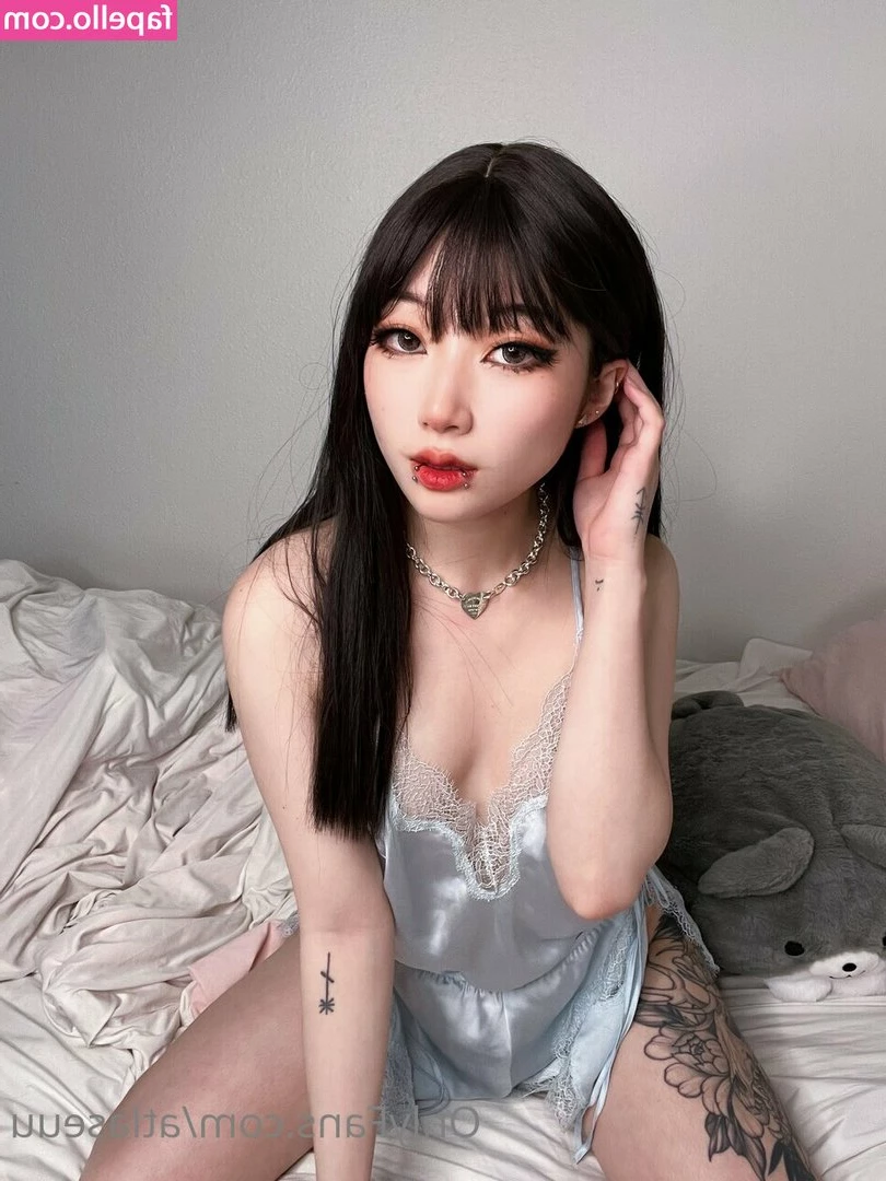 kayla.vy [ kayla-vy-2 ] - Uploading all my pics from yesterday cause I think you guys would