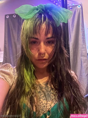 hippygypsee - You're out hiking and you see this... WYD?