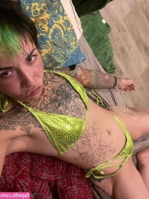 hippygypsee - Orange cat paws and dark red nails