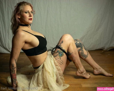 miz_hell [ miz-hell ] - i feel really cute but swipe for surprise