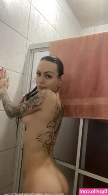 Victoria Carioni [ victoria-carioni ] - sunstroken ... my mind was off today... the sun was helpful <3