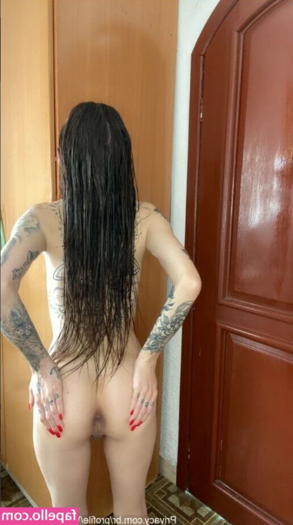 Victoria Carioni [ victoria-carioni ] - Cum suck these tits!