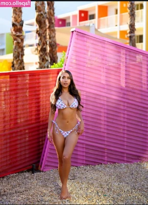 Kiarybel - Pon tu cara quiero sentarme en ella