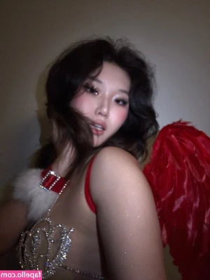 Vicki Mranrr [ vicki-mranrr ] - showing off my pussy lips
