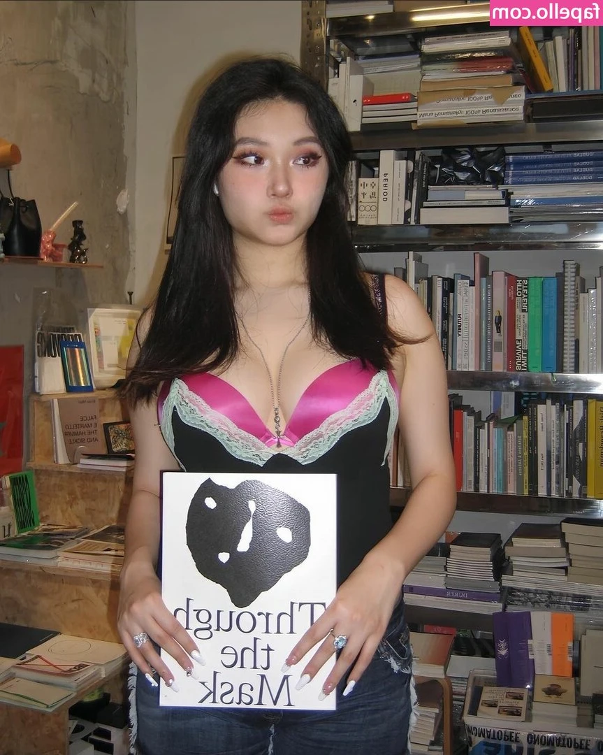 Vicki Mranrr [ vicki-mranrr ] - Want to send me a gift   That is so sweet    please mail  KATHERINE