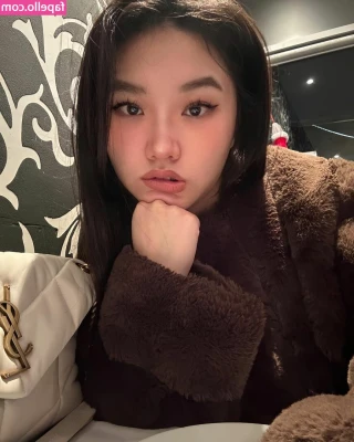 Vicki Mranrr [ vicki-mranrr ] - Pose like this ,and you'll be hotter like mine!