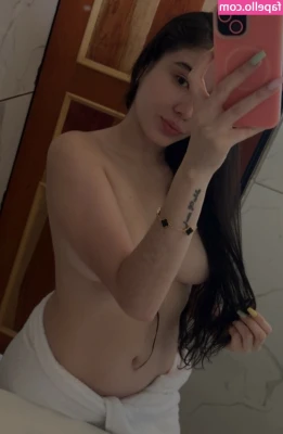 jaslincardona - Let me shake this ass in your face lol