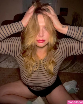 Crowd_Tickler [ crowd-tickler ] - All I can say about this long 23 mins video is  Submissive beautiful