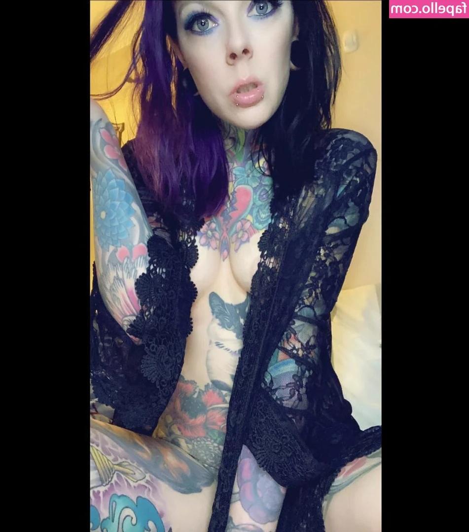 tattooed_catlady [ tattooed-catlady ] - I believe in love at first sight  do you