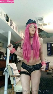 vampirekitteh - I debuted my ass A naughty finger went into my ass and I couldn t