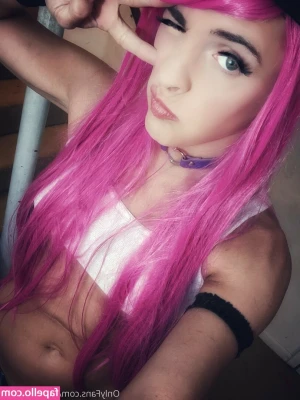 vampirekitteh - I haven’t had one tip today 😔 who’s gonna be my first? I