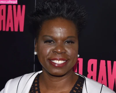 Leslie Jones [ leslie-jones ] - Swipe over for booty 🖤