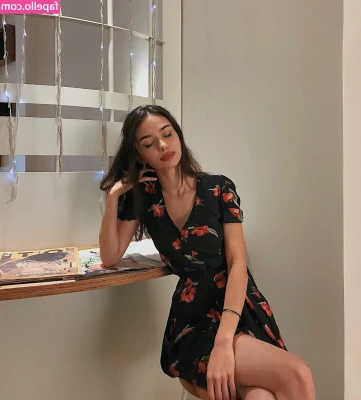 Türkü Su Demirel [ trk-su-demirel ] - Some days I wish I had a man to pamper me  Since I don t  it s your