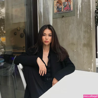 Türkü Su Demirel [ trk-su-demirel ] - Somebody convince  theonlybarbie to be my girlfriend already
