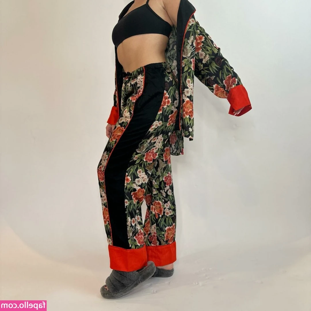 Natalie Noel [ natalie-noel-2 ] - Quieres hablar conmigo? Envíame un mensaje , estaré respondiendo