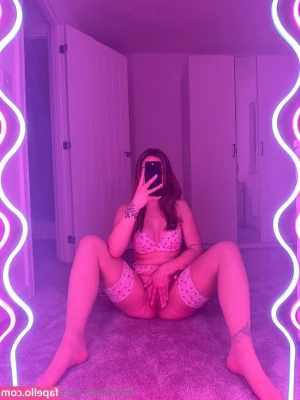itskatylou [ itskatylou-2 ] - This album from last night   who wants a bundle of pics in their inbox