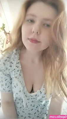 Beccasbrainbox - Wanna lick?