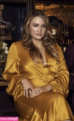 ashleyjohnson - What have you got for me, daddy? 😇