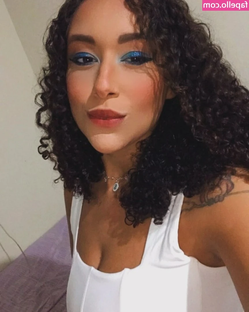Larissa Lopes [ larissa-lopes ] - I have dirty thoughts about you, wanna hear it?🥵😈