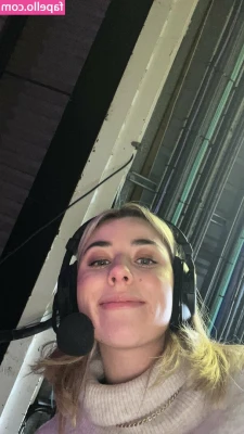 Harriet Prior [ harriet-prior ] - my ass is hungry for a good cock