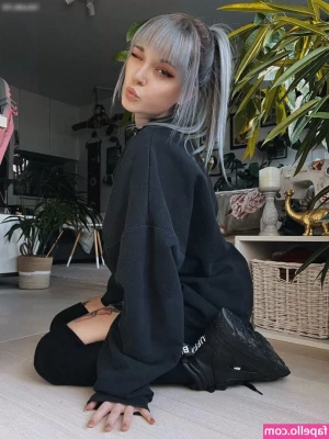 ghostf0x - Mind if I take a seat on your face?
