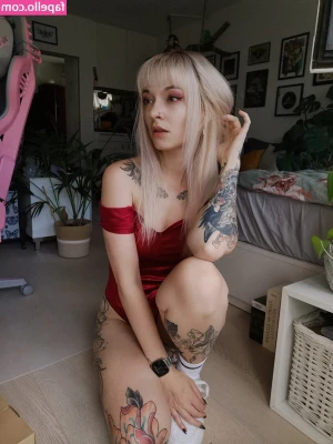 ghostf0x - dollyrosefree has the best curves and the most spankable ass  Loves