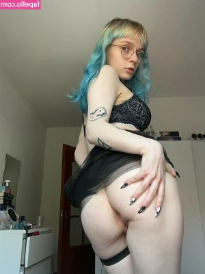 Ryujinnie - shaking ass hurts my back