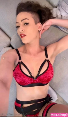 rocking_alopecia [ rocking-alopecia ] - ✨😊 remembering I have boobs and immediately being in a better