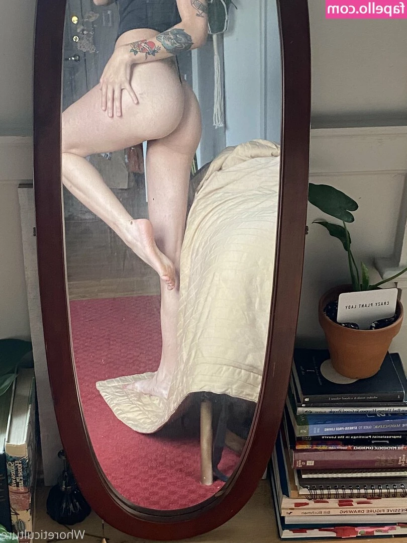 whoreticulture - LIKE if you LOVE cum rubbed on latex 🤭💦