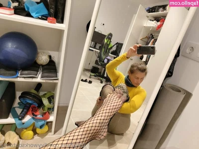 ivyworksoutdirty - I love teasing you, wanna see me take it off baby? Tip this post