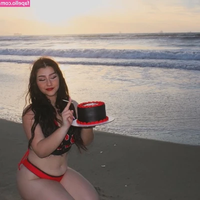 Dajema - 🍆I'm very horny, do you want to come and play with my boobs? 💋