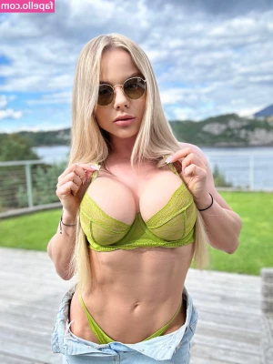 Natalia Ejsmont [ natalia-ejsmont-1 ] - Having a nice view?💋
