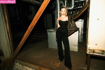 Anisimova Anastasia [ anisimova-anastasia ] - Aquí en el baño jalandomela con vagina plástica