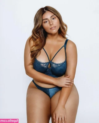 Vanessa Martinez [ vanessa-martinez ] - Eyes and Tits   My two best features