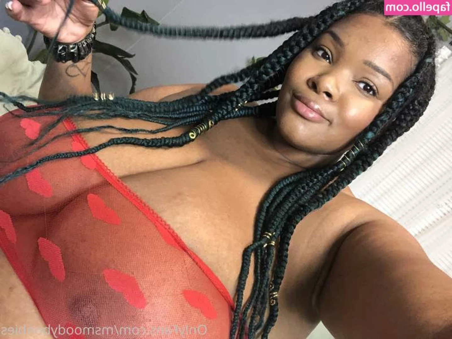 Ms. MoodyBoobies [ ms-moodyboobies ] - Ass or Tits ?🍑🍒