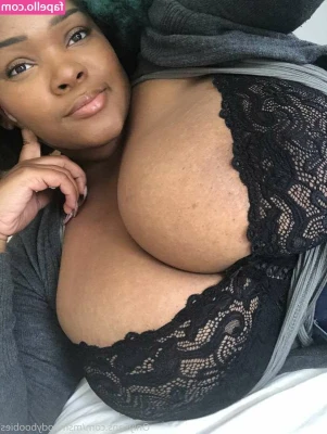 Ms. MoodyBoobies [ ms-moodyboobies ] - Bienvenidx  Manténganse en contacto para poder complacerles con lo