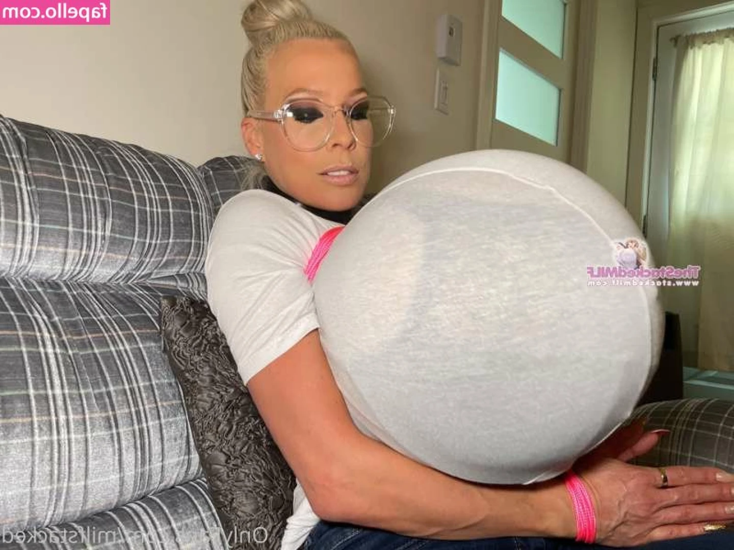 Busty Sasha [ busty-sasha ] - El reflejo no miente   Este cuerpo está listo para hacer que pierdas