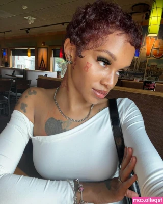vbust4liyah - guide your hands slowly down my waist and look me in the eyes and